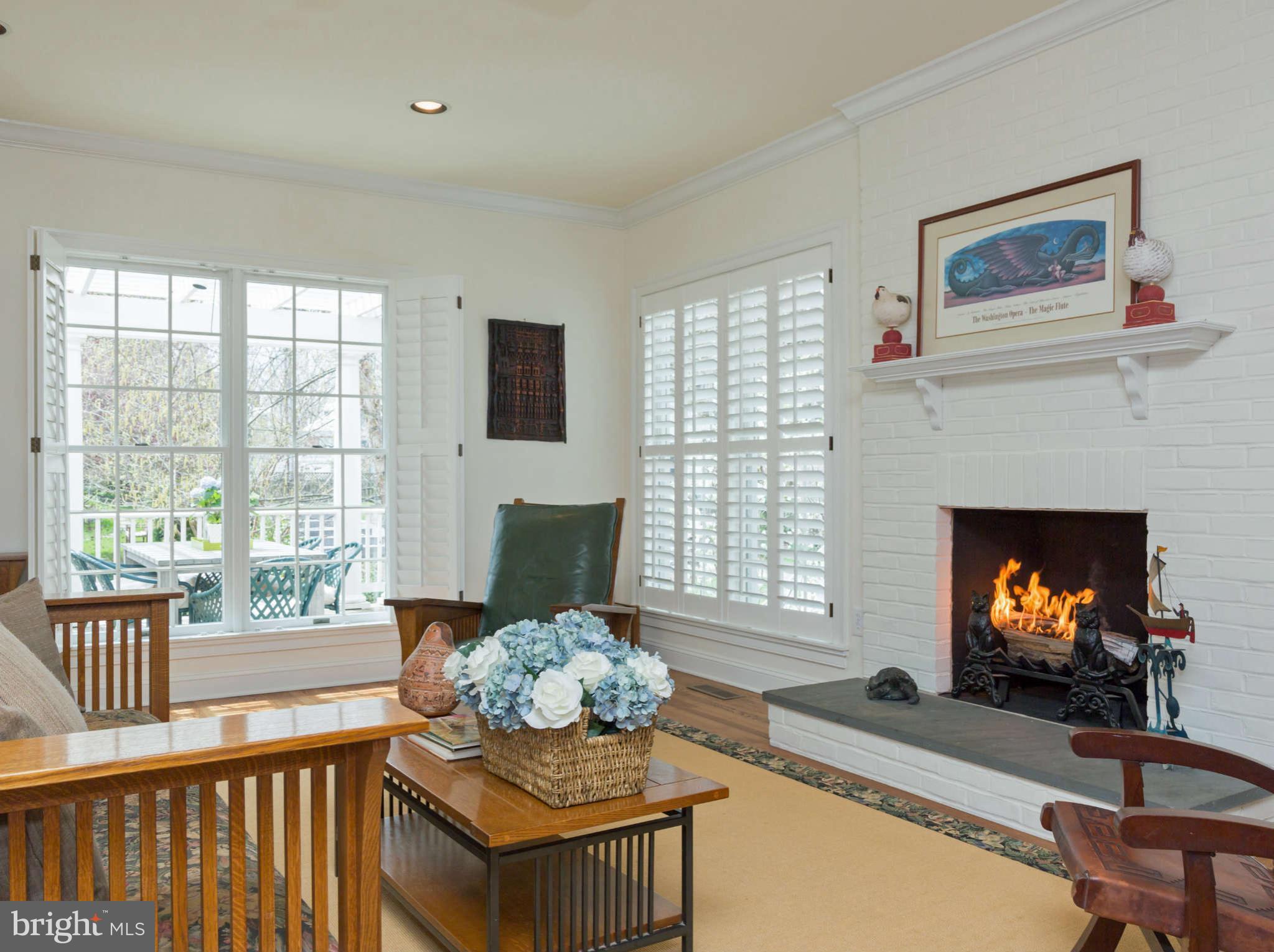 3836 Woodley Road Northwest Washington, DC 20016 - Photo 10 of 30 Family Room