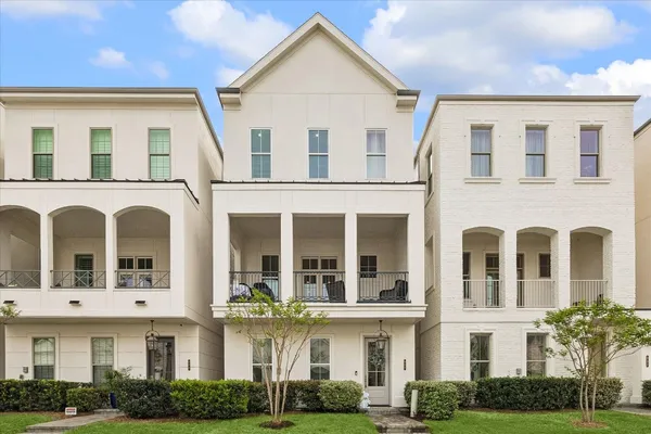 $750,000 | 966 Dunleigh Meadows Lane, Houston, TX 77055