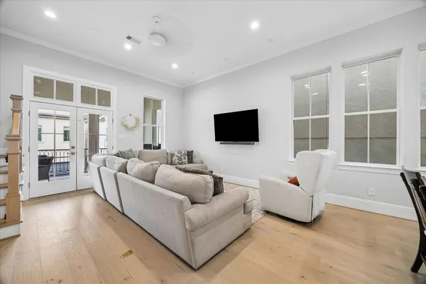 $750,000 | 966 Dunleigh Meadows Lane, Houston, TX 77055