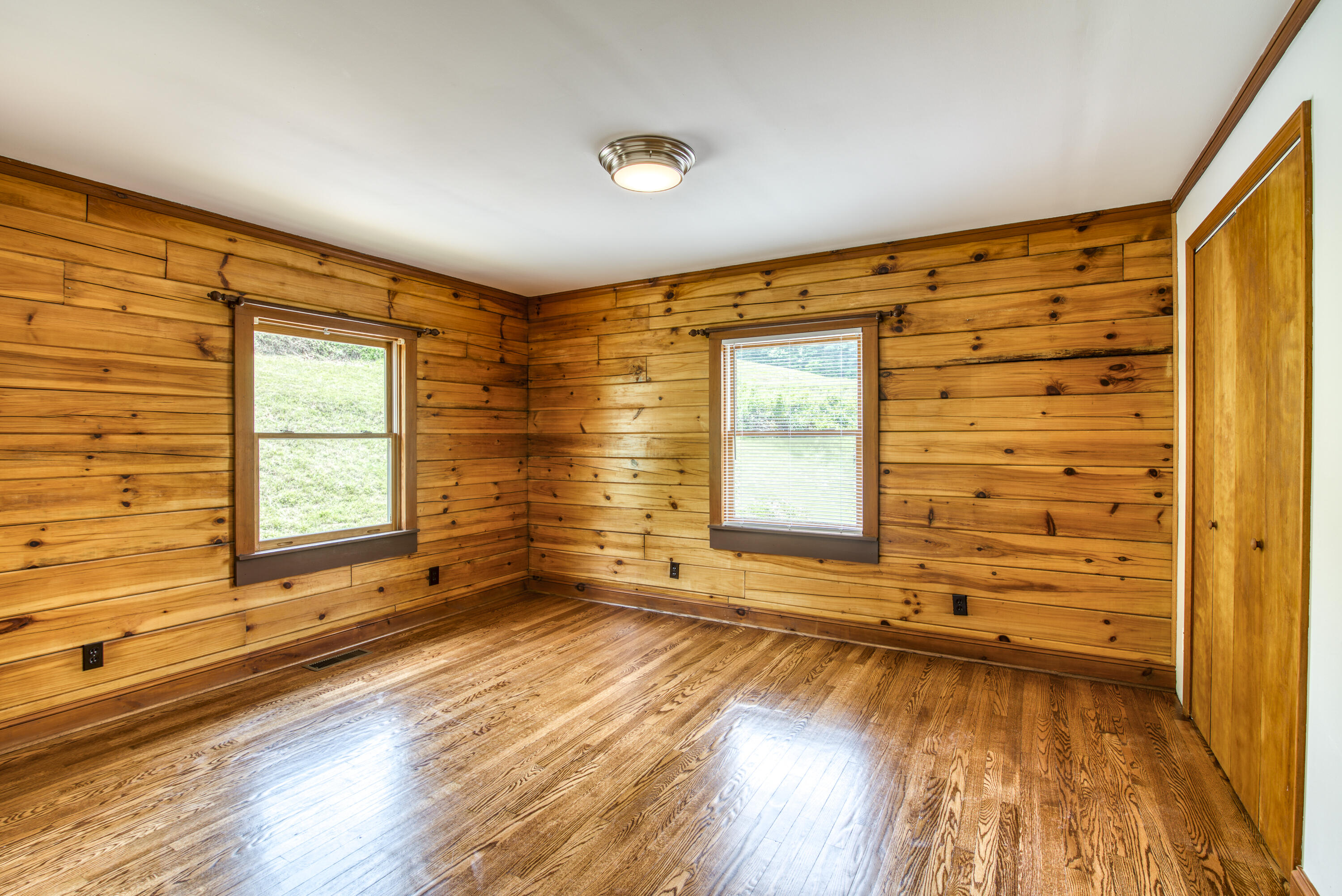 28318 Robindale Road Meadowview, VA 24361 - Photo 55 of 70 "In-Law" Suite Bedroom