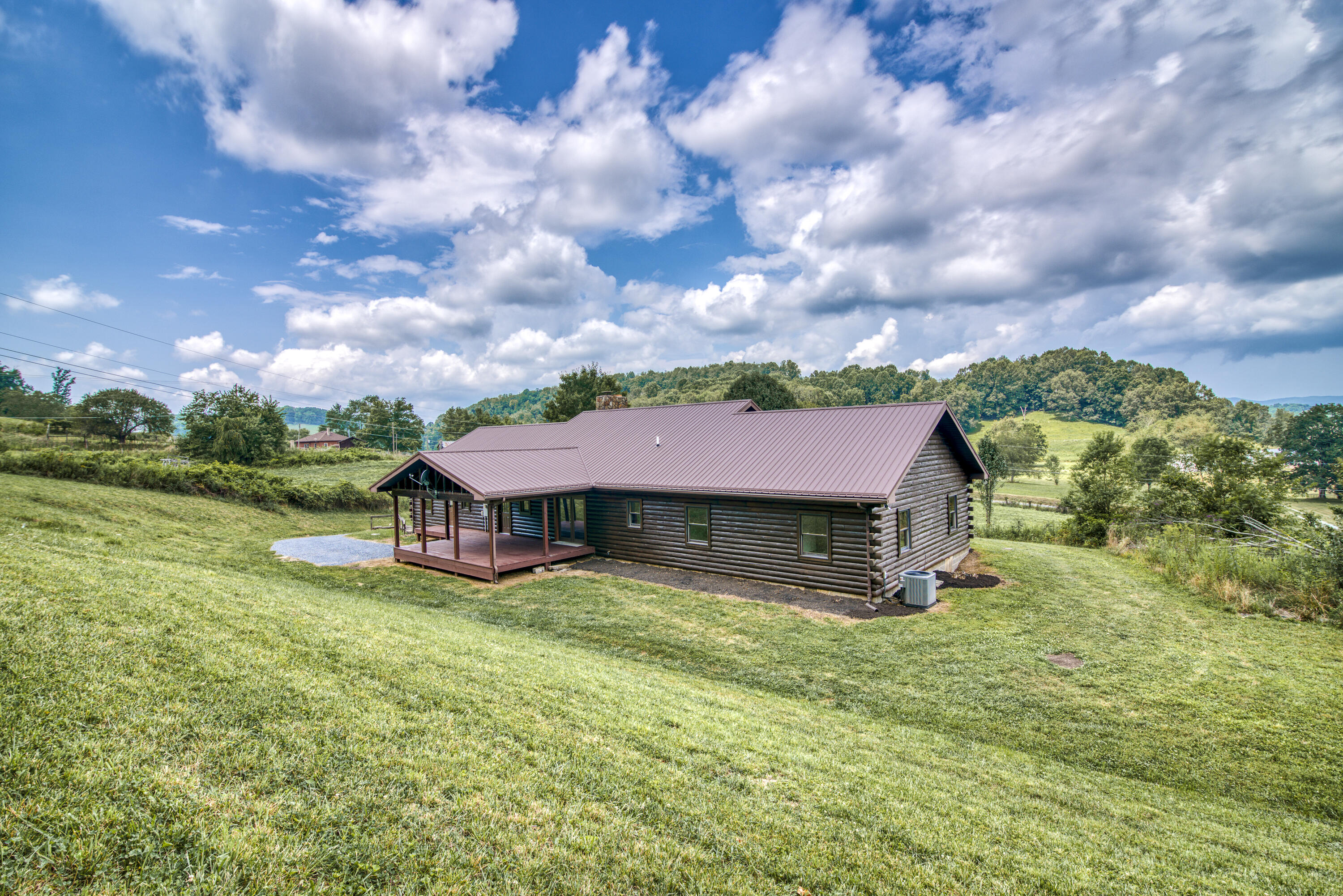 28318 Robindale Road Meadowview, VA 24361 - Photo 6 of 70 BF98D38E-3598-4708-A97A-55E070631018
