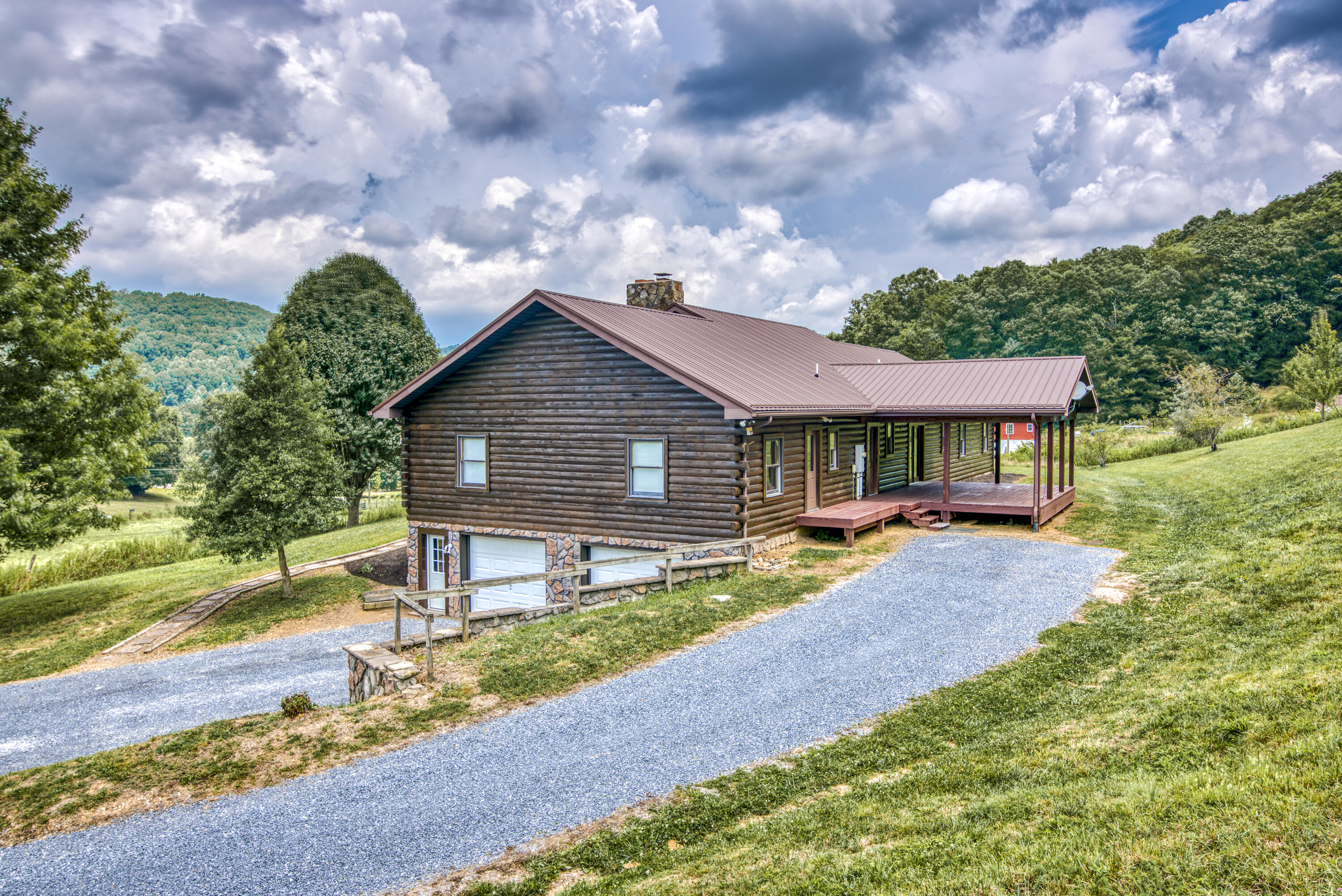 28318 Robindale Road Meadowview, VA 24361 - Photo 9 of 70 E9118CD1-62B4-477D-A3AE-F1FBB21F398E
