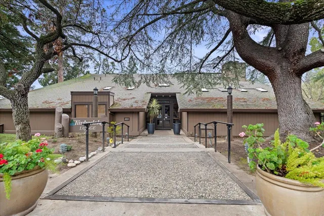 $215,000 | 903 Fulton Avenue, Unit 407, Sacramento, CA 95825