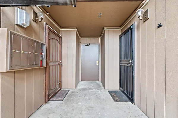 $215,000 | 903 Fulton Avenue, Unit 407, Sacramento, CA 95825