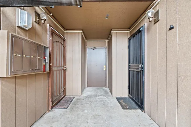 $215,000 | 903 Fulton Avenue, Unit 407, Sacramento, CA 95825