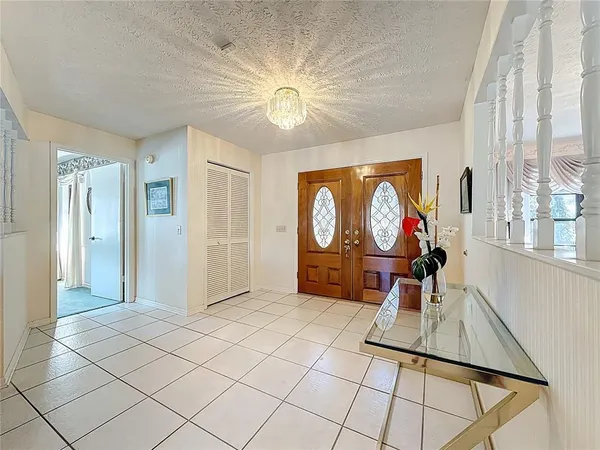 $510,000 | 452 Summit Chase Drive, Valrico, FL 33594