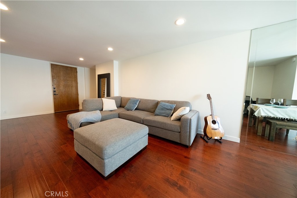 10751 Wilshire Boulevard, Unit 1405 Los Angeles, CA 90024 - Photo 5 of 28