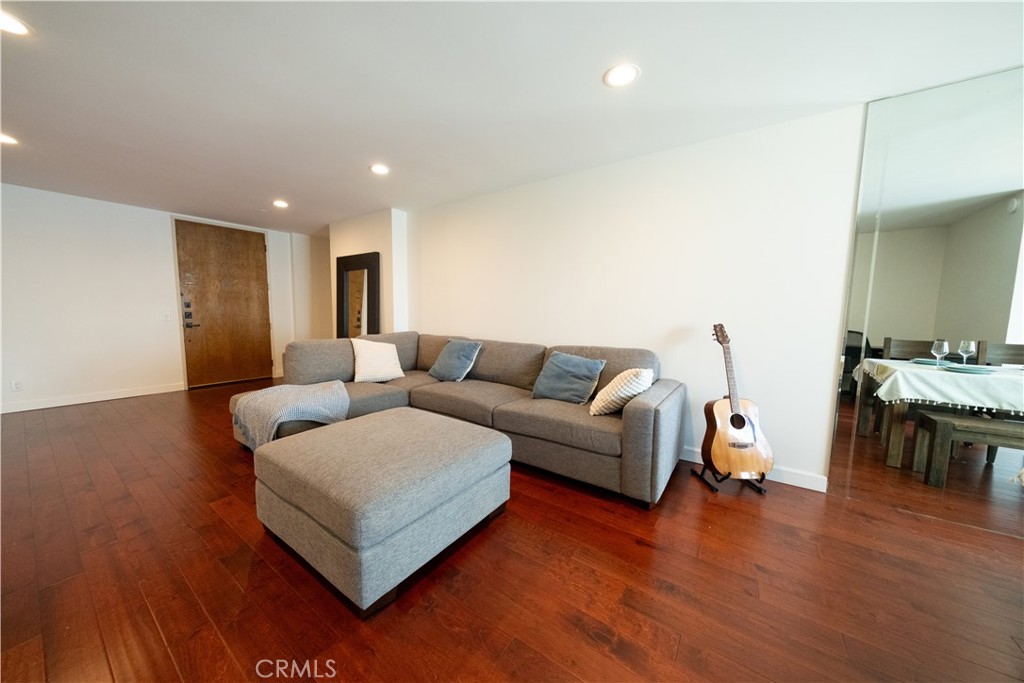 10751 Wilshire Boulevard, Unit 1405 Los Angeles, CA 90024 - Photo 8 of 28