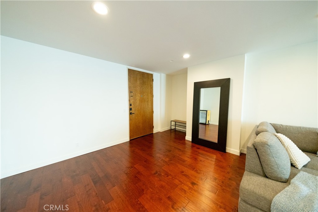 10751 Wilshire Boulevard, Unit 1405 Los Angeles, CA 90024 - Photo 9 of 28