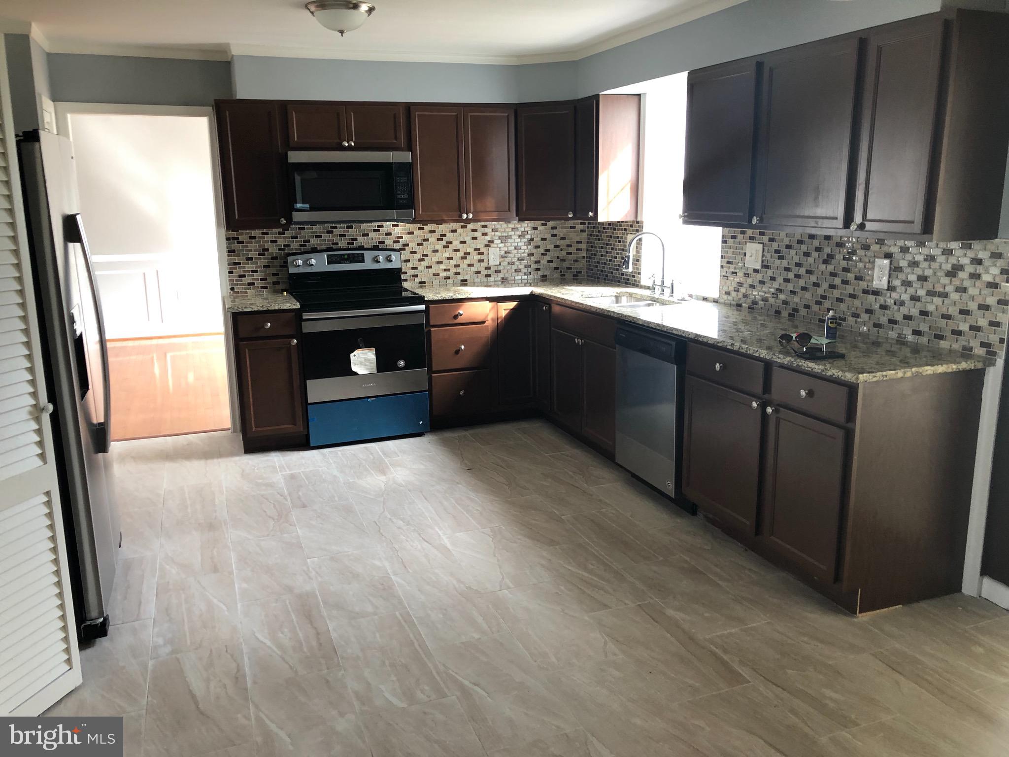 6618 Horseshoe Road Clinton, MD 20735 - Photo 2 of 26 Kitchen