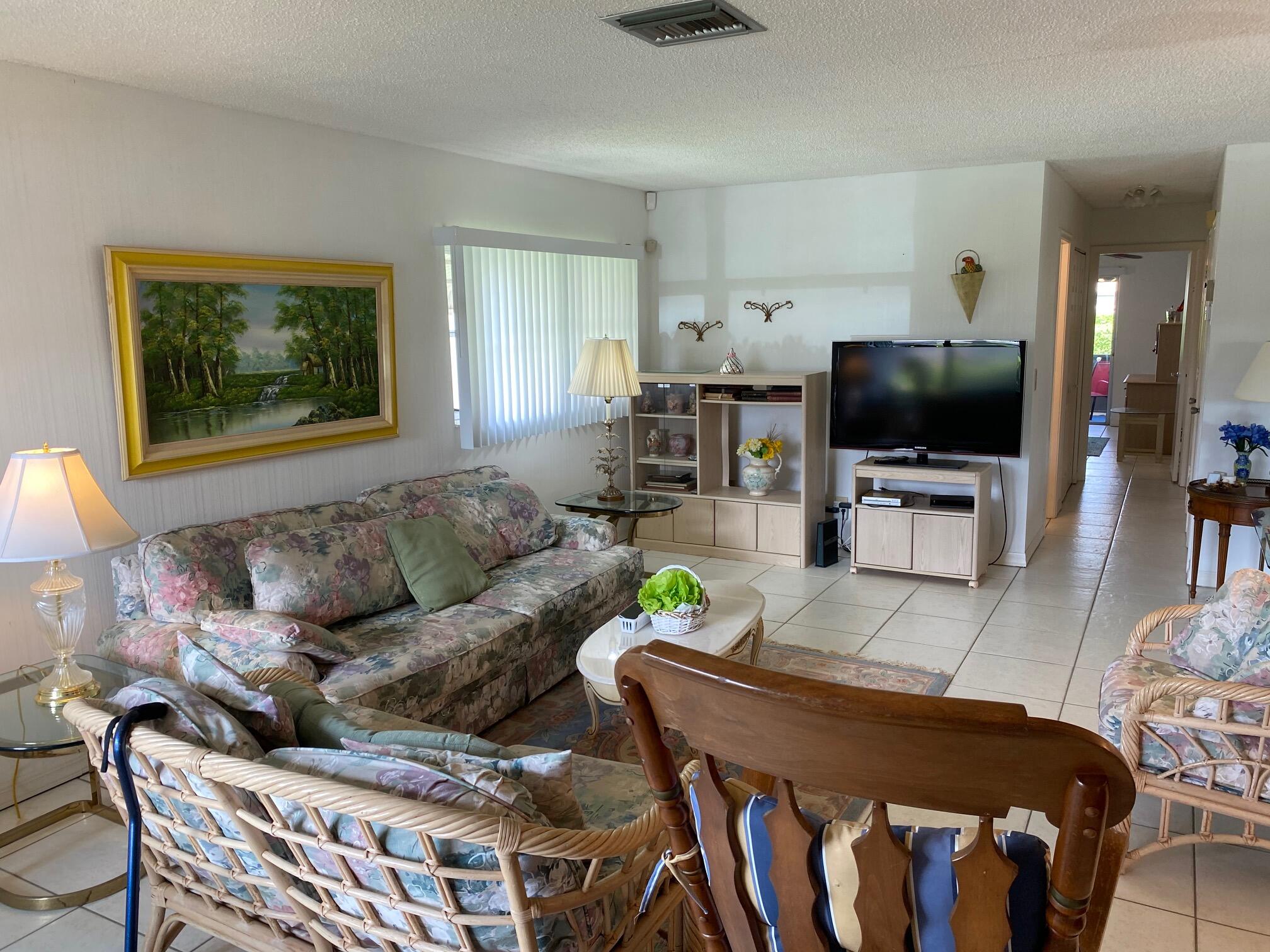 5779 Doris Court Delray Beach, FL 33484 - Photo 10 of 37 living room
