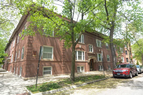 $2,300 | 6308 North Glenwood Avenue, Unit 2, Chicago, IL 60660