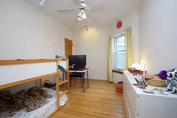 $2,300 | 6308 North Glenwood Avenue, Unit 2, Chicago, IL 60660