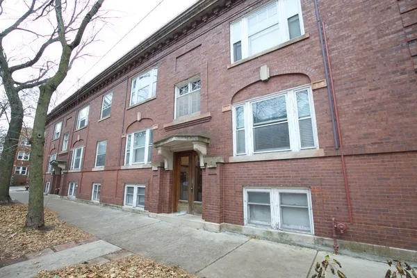 $2,300 | 6308 North Glenwood Avenue, Unit 2, Chicago, IL 60660