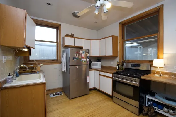 $2,300 | 6308 North Glenwood Avenue, Unit 2, Chicago, IL 60660
