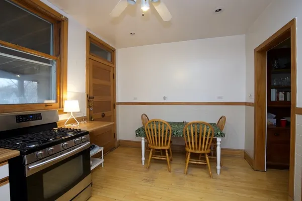 $2,300 | 6308 North Glenwood Avenue, Unit 2, Chicago, IL 60660