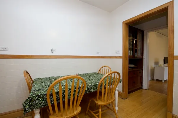 $2,300 | 6308 North Glenwood Avenue, Unit 2, Chicago, IL 60660