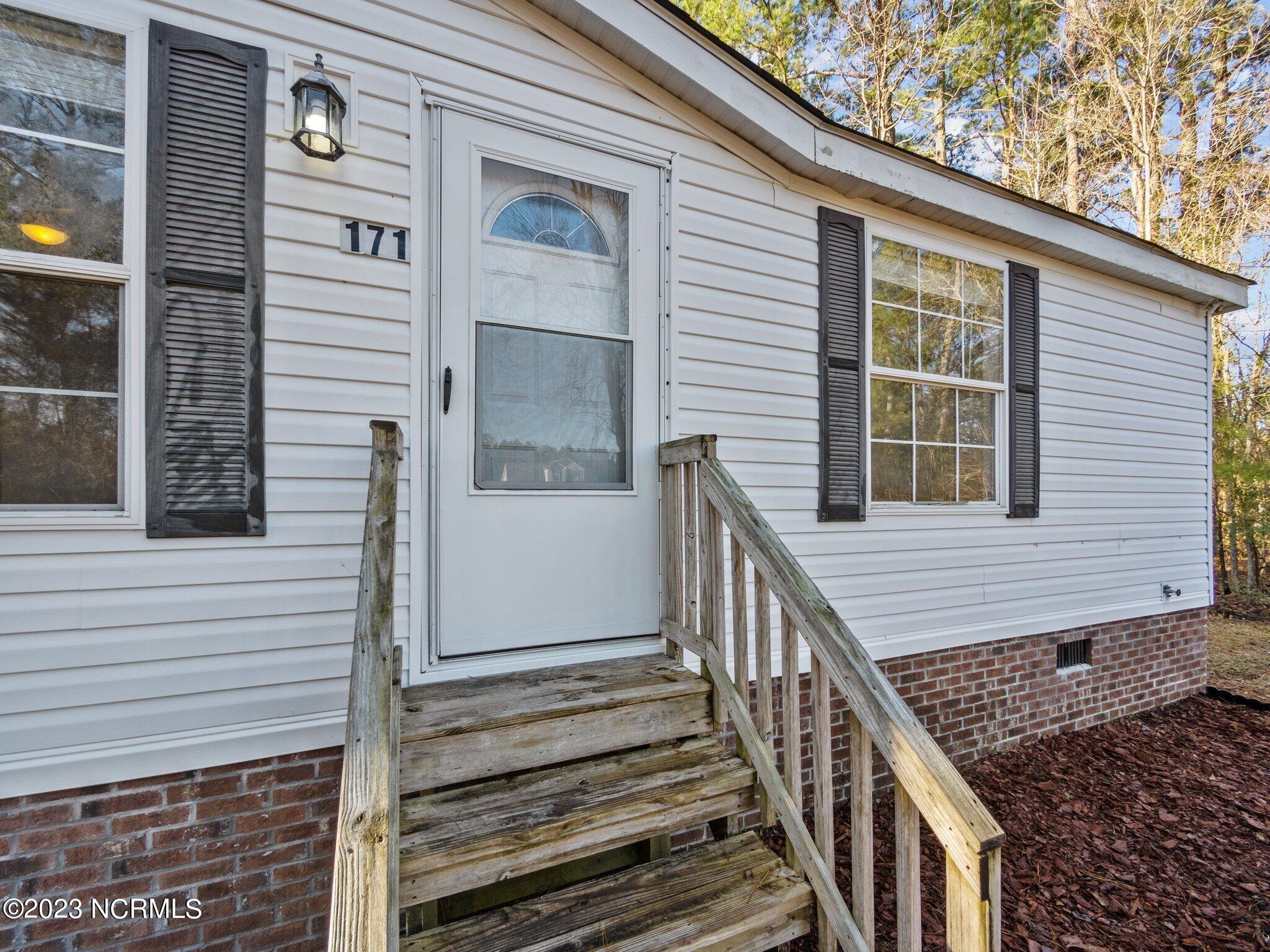 171 King Road Jacksonville, NC 28540 - Photo 4 of 50 4-web-or-mls-05