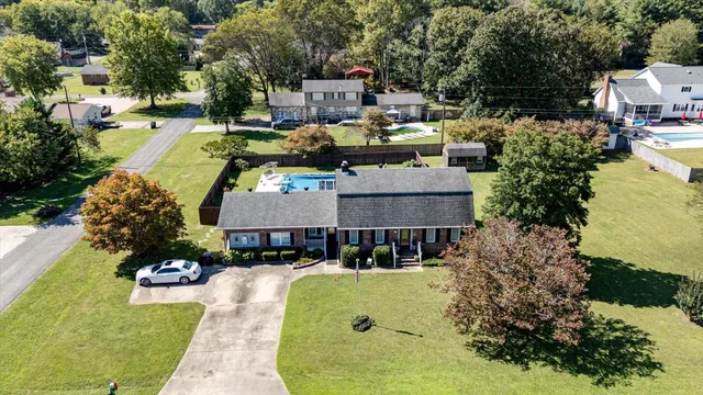 $387,000 | 1103 Hudson Avenue, Jasper, TN 37347