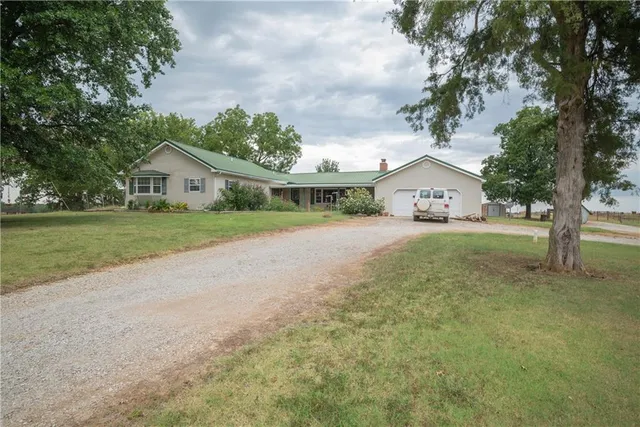 $4,490,000 | 731 Northwest 35th Lane, Lamar, MO 64759