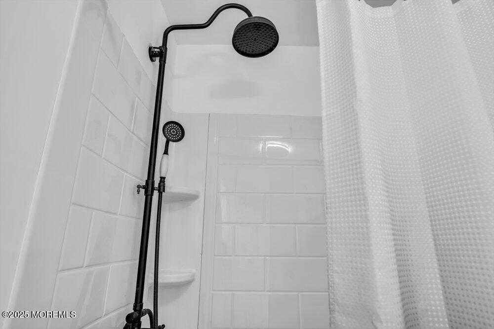 4 Oneida Avenue Atlantic Highlands, NJ 07716 - Photo 22 of 80 Stall shower