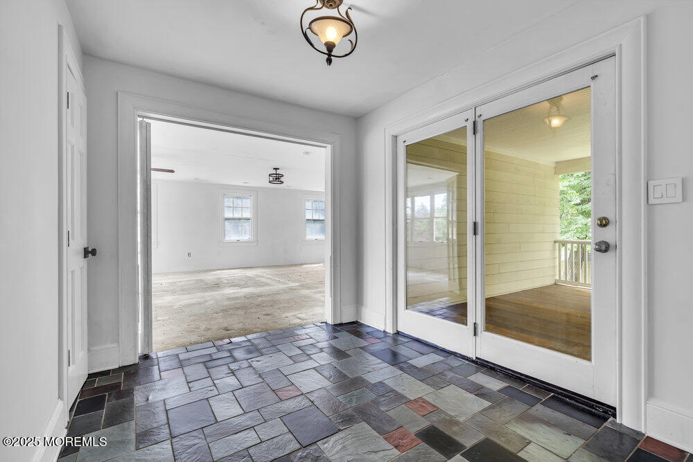 4 Oneida Avenue Atlantic Highlands, NJ 07716 - Photo 29 of 80 View to Great Room/In-law Suite