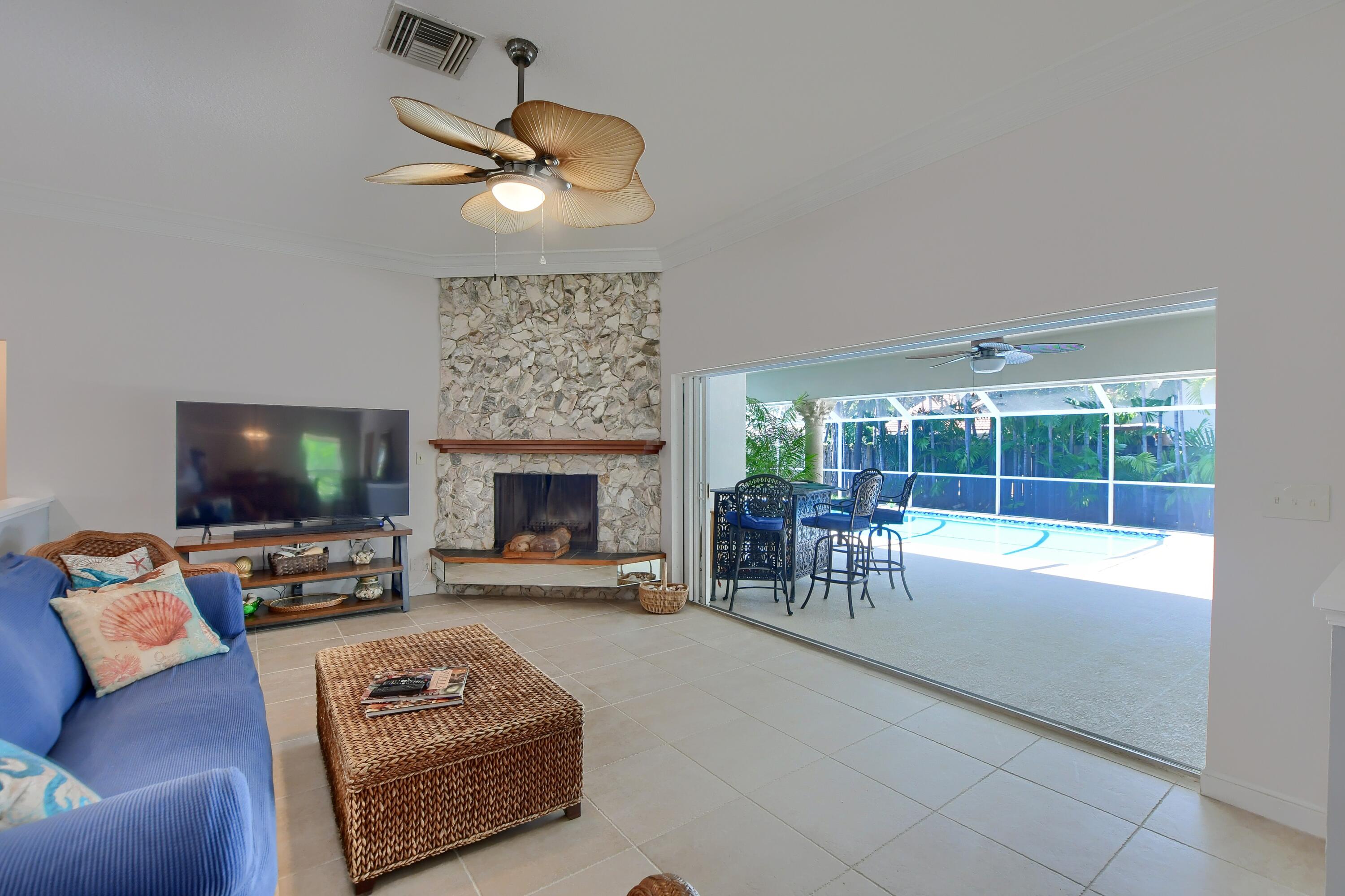 630 Southwest 17th Street Boca Raton, FL 33486 - Photo 6 of 53 Family Room