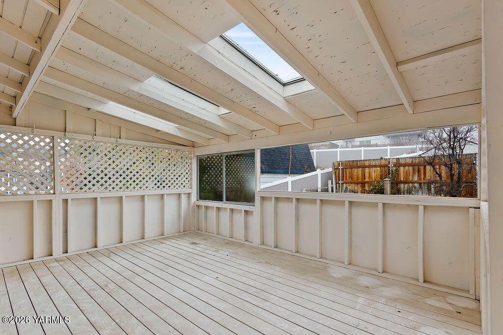 235 South Ridgeway Drive Yakima, WA 98901 - Photo 21 of 39 Skylights and privacy lattice