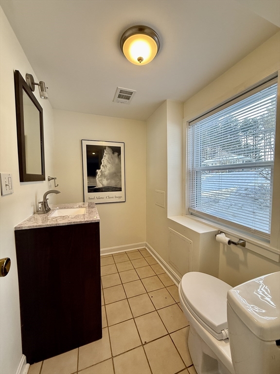 27 Ledgewood Road Framingham, MA 01701 - Photo 13 of 19