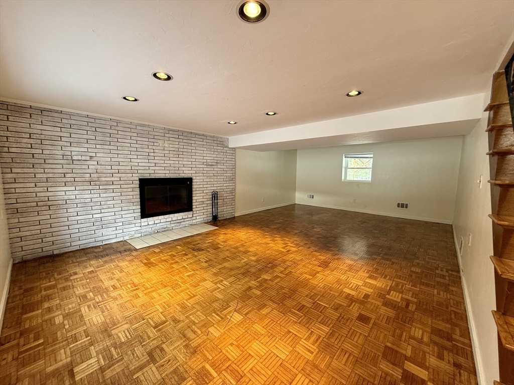 27 Ledgewood Road Framingham, MA 01701 - Photo 15 of 19