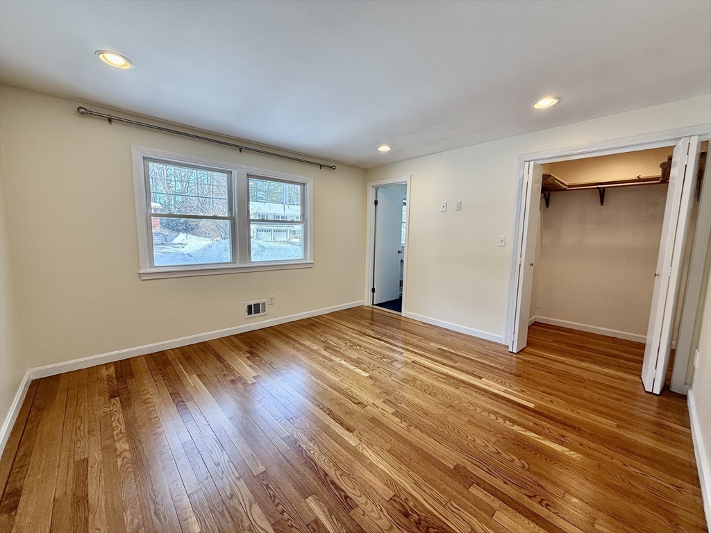 27 Ledgewood Road Framingham, MA 01701 - Photo 8 of 19