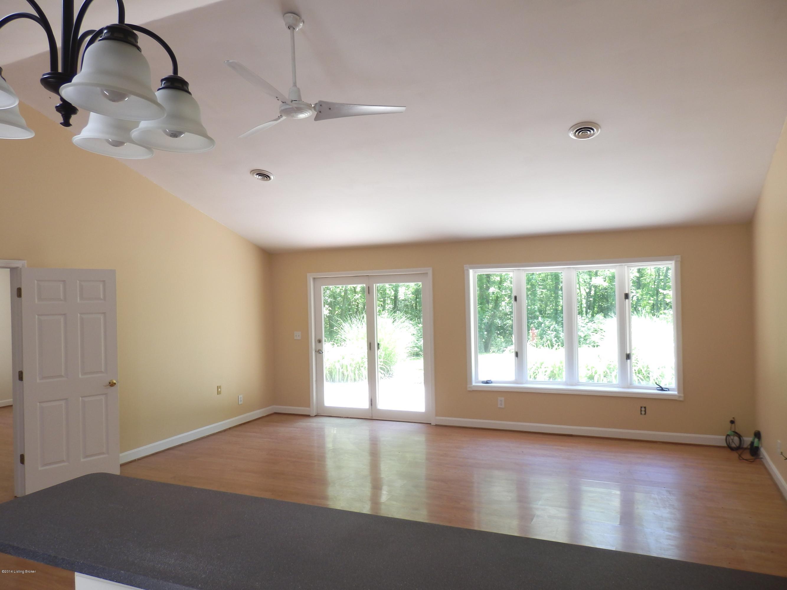 1776 Wolf-Pen Road Pendleton, KY 40055 - Photo 8 of 33 1776 Wolfpen_13_Great Room