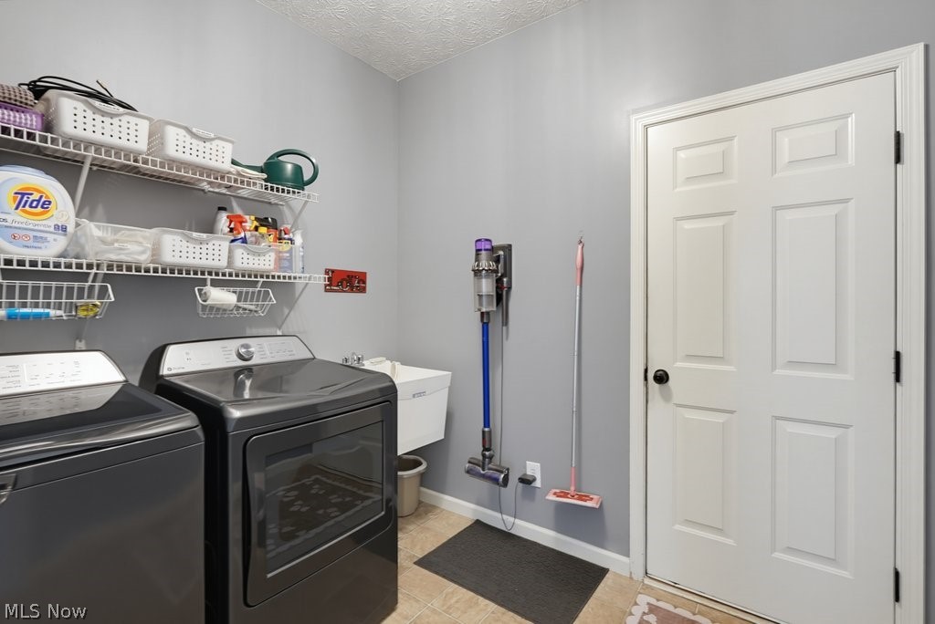 4588 Lexington Ridge Drive Medina, OH 44256 - Photo 4 of 37