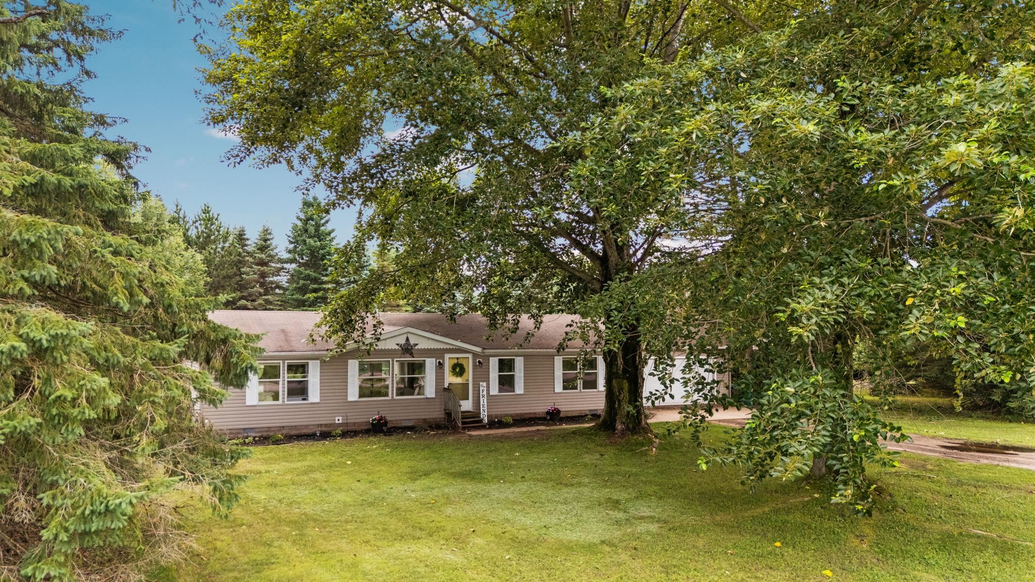 4242 East 46 Road Cadillac, MI 49601 - Photo 10 of 46 1936834-cf3f2f79-145a-4f76-a3f5-72b8ff00891c.JPG