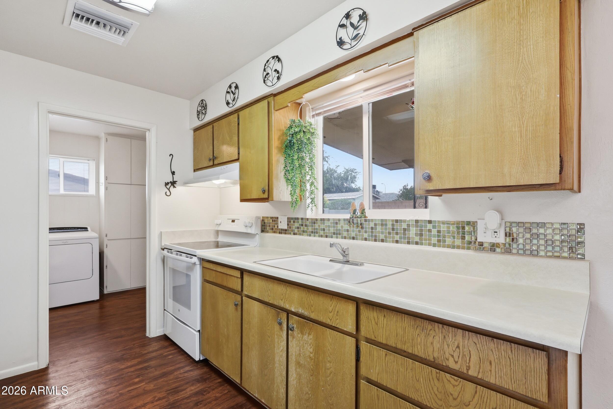 6256 East Decatur Street Mesa, AZ 85205 - Photo 7 of 25 Kitchen