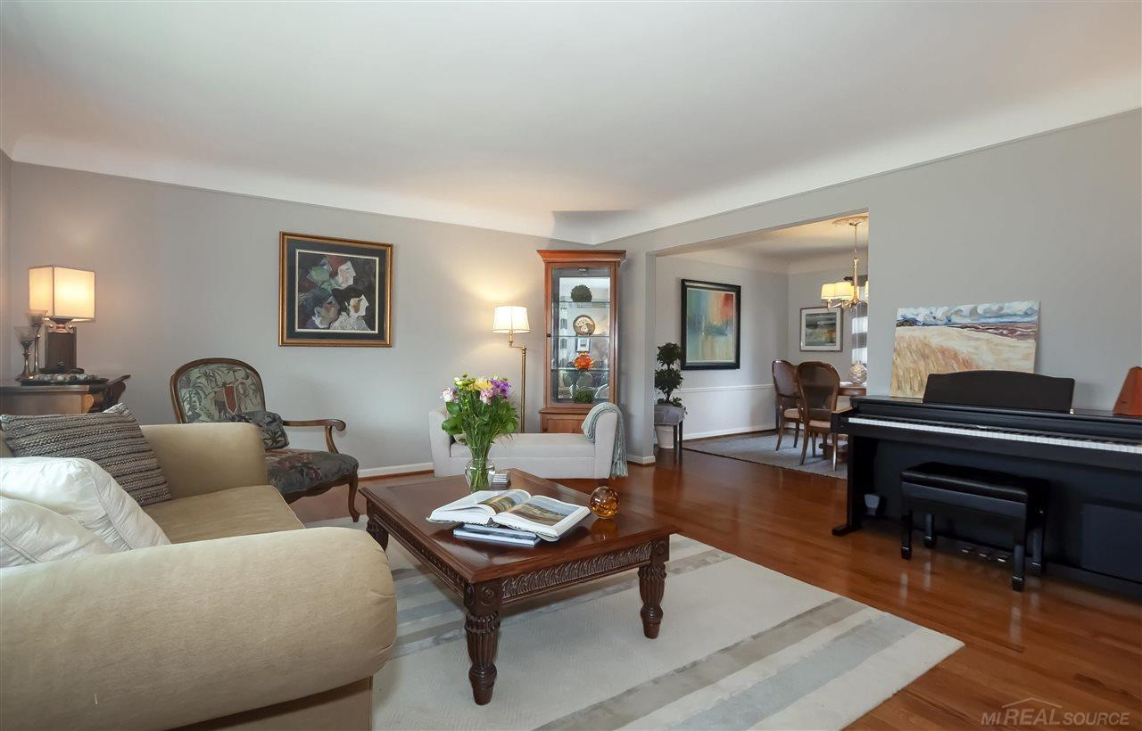 692 Canterbury Road Grosse Pointe Woods, MI 48236 - Photo 7 of 65
