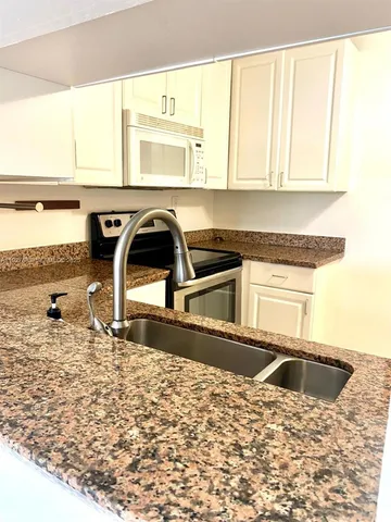 $1,900 | 1800 Southwest 81st Avenue, Unit 1302, North Lauderdale, FL 33068