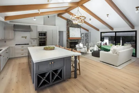 $8,868,000 | 26201 Dori Lane, Los Altos Hills, CA 94022