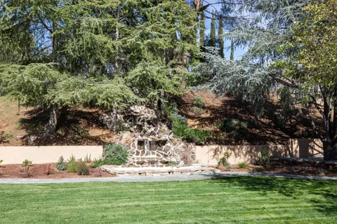 $8,868,000 | 26201 Dori Lane, Los Altos Hills, CA 94022