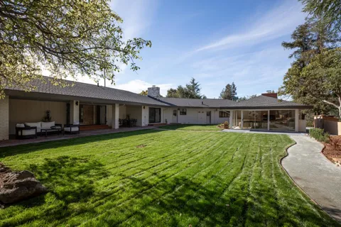 $8,868,000 | 26201 Dori Lane, Los Altos Hills, CA 94022