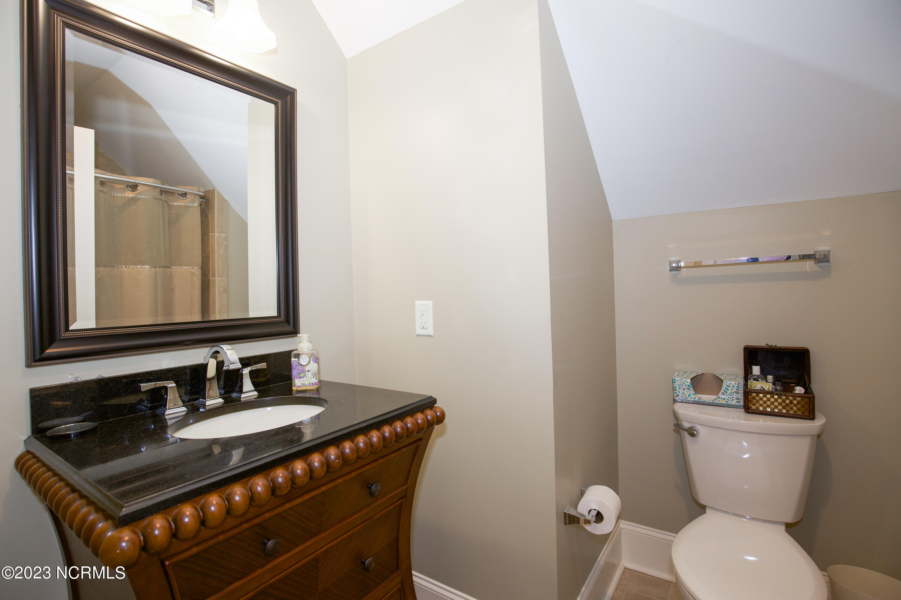 153 National Drive Pinehurst, NC 28374 - Photo 50 of 60 Full bath for upstairs bedroom