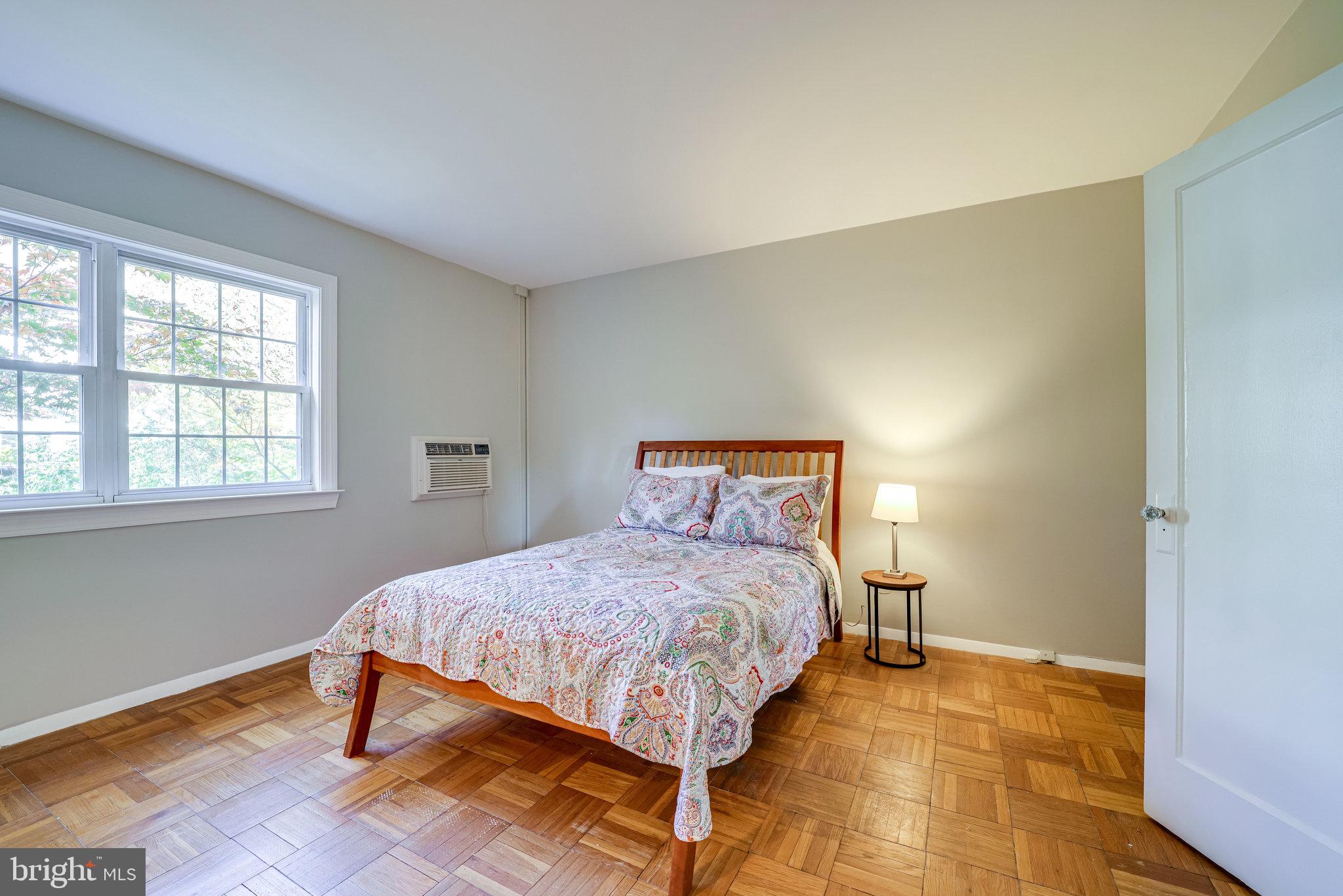 1741 Preston Road, Unit 962 Alexandria, VA 22302 - Photo 14 of 31 Spacious bedroom