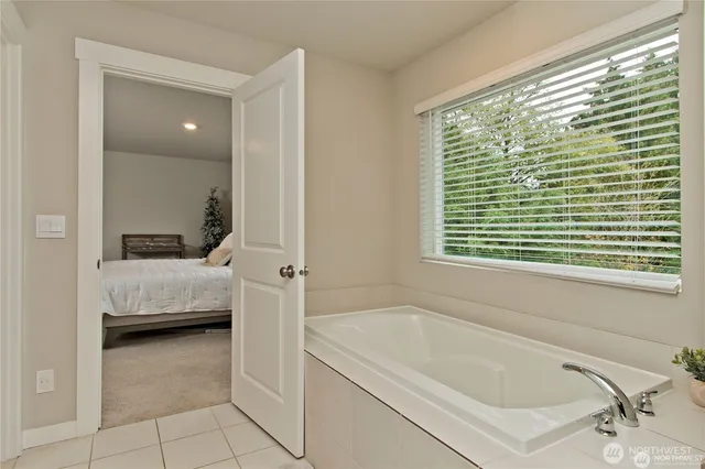 $3,950 | 28252 33rd Place South, Auburn, WA 98001