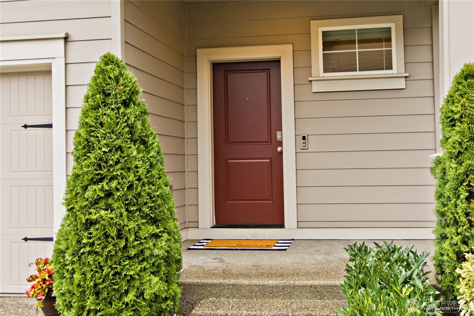 28252 33rd Place South Auburn, WA 98001 - Photo 2 of 33 front view of a house with a yard