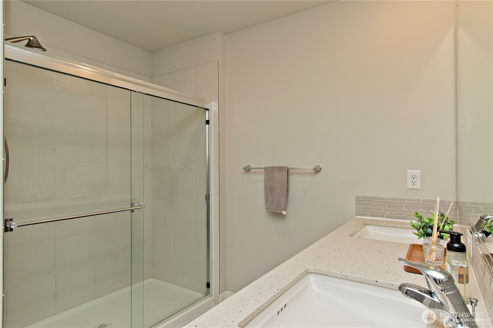 28252 33rd Place South Auburn, WA 98001 - Photo 22 of 33 a bathroom with a bathtub and shower