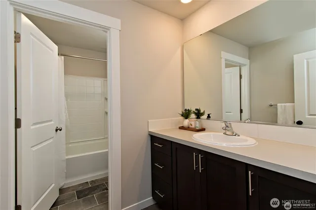 $3,950 | 28252 33rd Place South, Auburn, WA 98001