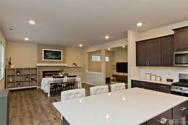 $3,950 | 28252 33rd Place South, Auburn, WA 98001