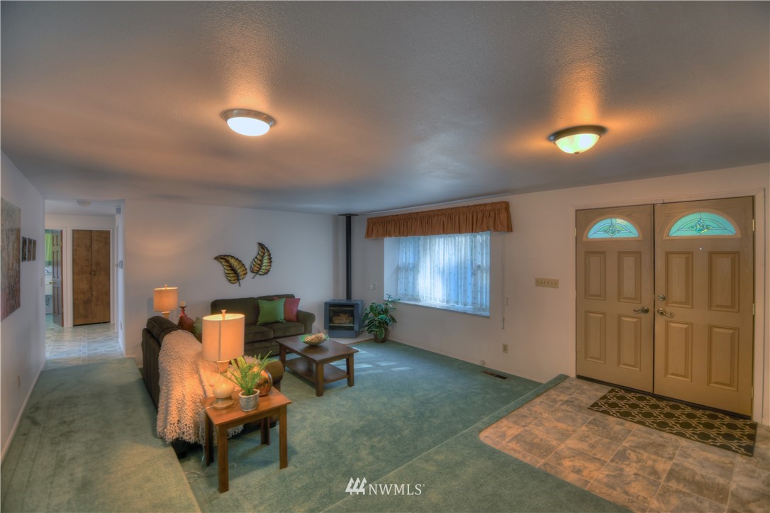 9224 Mullen Road Southeast Olympia, WA 98513 - Photo 3 of 25 Gallery Image 3