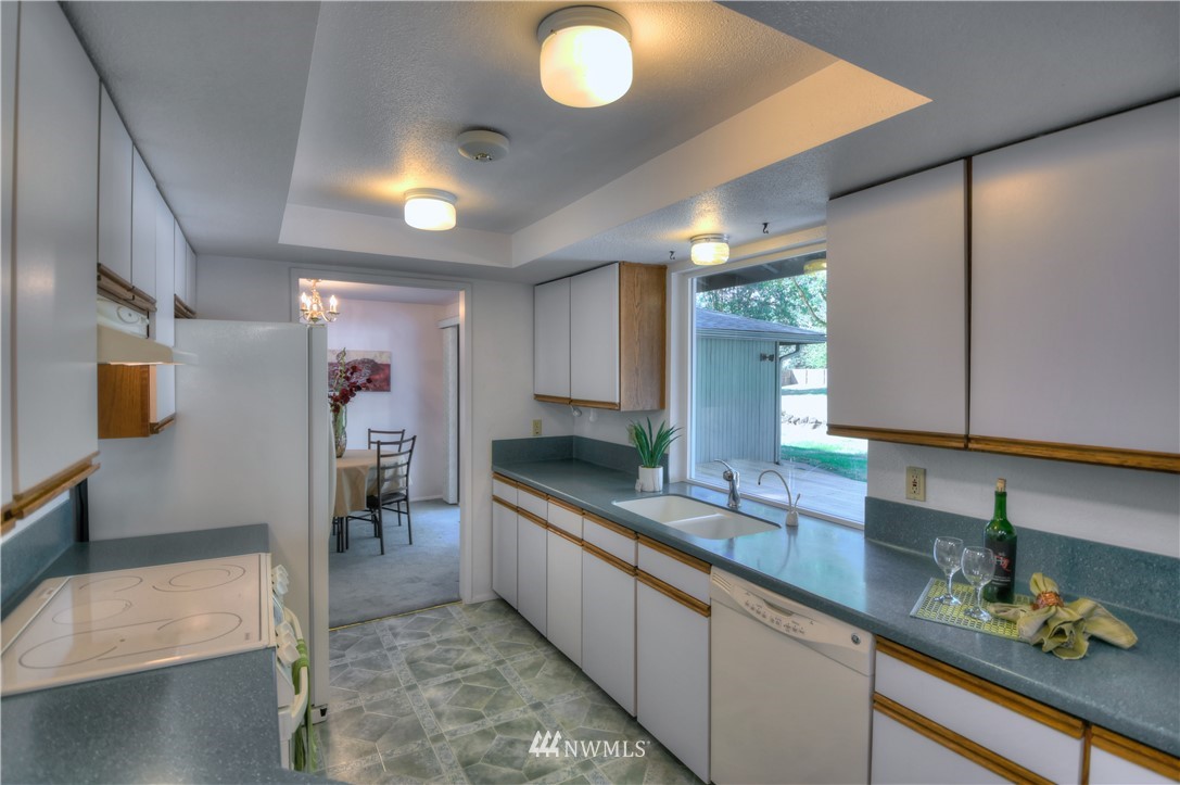 9224 Mullen Road Southeast Olympia, WA 98513 - Photo 6 of 25 Gallery Image 6