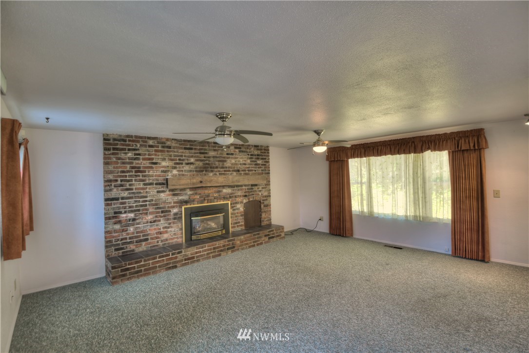 9224 Mullen Road Southeast Olympia, WA 98513 - Photo 9 of 25 Gallery Image 9